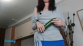 Creamy Cunt Squirts After Fisting