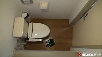 Voyeuristic Video Of Model'S Wardrobe Change And Professional Photo Shoot