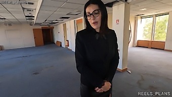 Real Estate Agent Engages In Threesome With Fake Clients While Cheating On Her Boyfriend In Hotel Room
